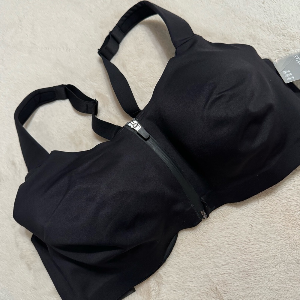 Victoria’s Secret Black Knockout Sports bra